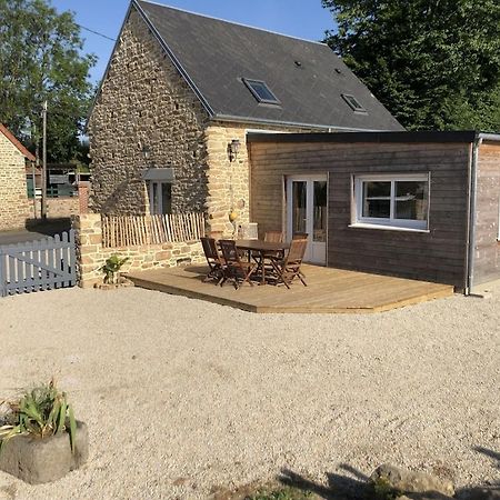 Charmante Maison De Campagne En Pierres Et Bois Sartilly-Baie-Bocage Luaran gambar